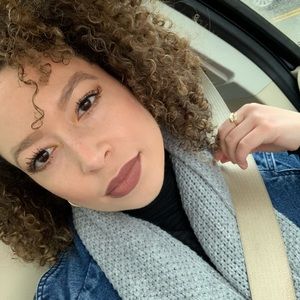 Meet your Posher, Yasmin